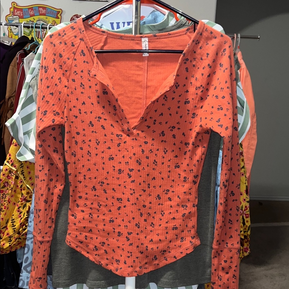 FP Movement by Free People Orange Long Sleeve Ribbed V-Neck Tee